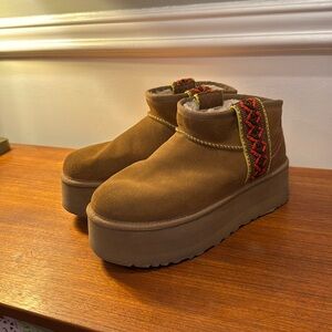 Platform uggs size 8.5